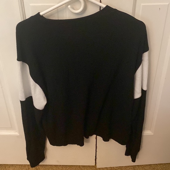 Hollister Long Sleeve Color Block Shirt - Picture 2 of 2